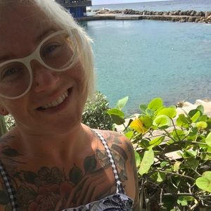 Meet your Posher, Sari